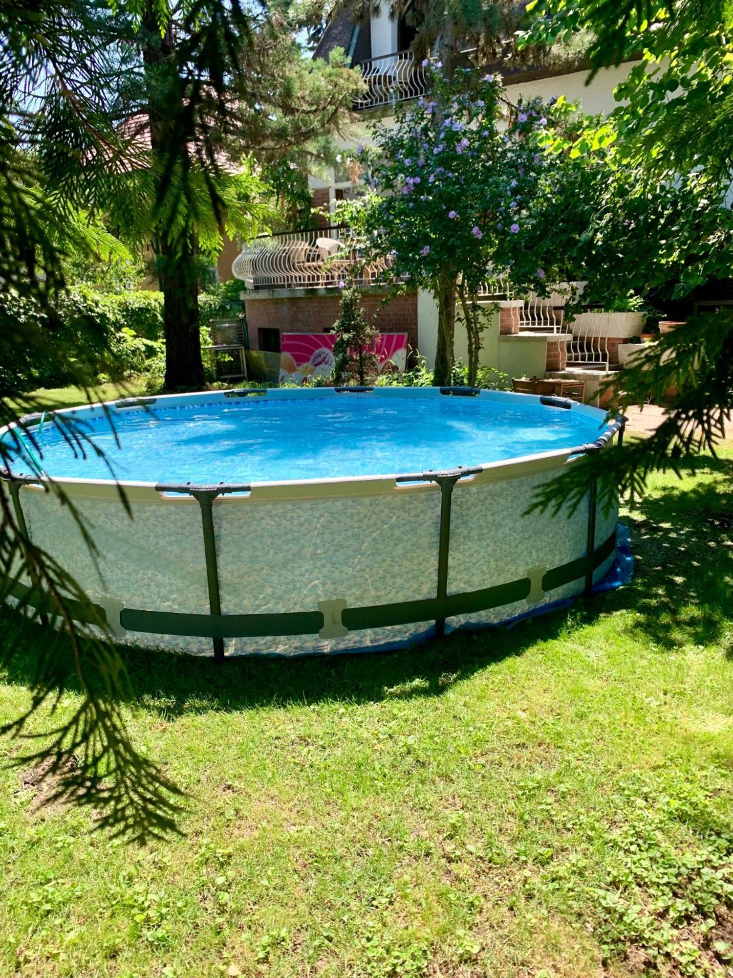 Villa Butterfly Budapest Luaran gambar